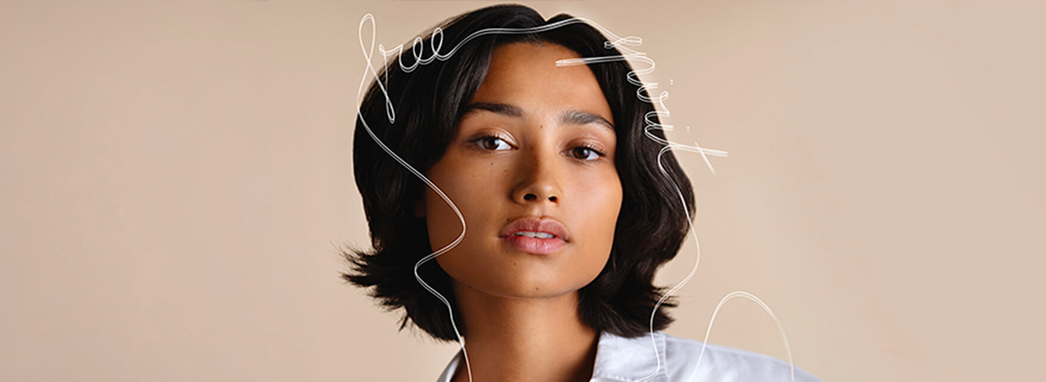 Mannequin avec le l'huile harmonie Neuraé